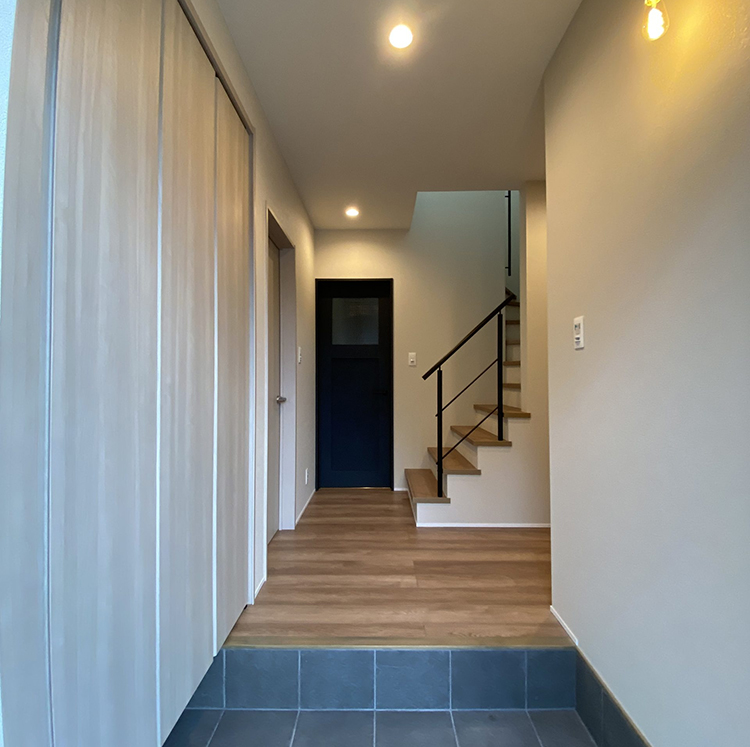 表情豊かな部屋の家