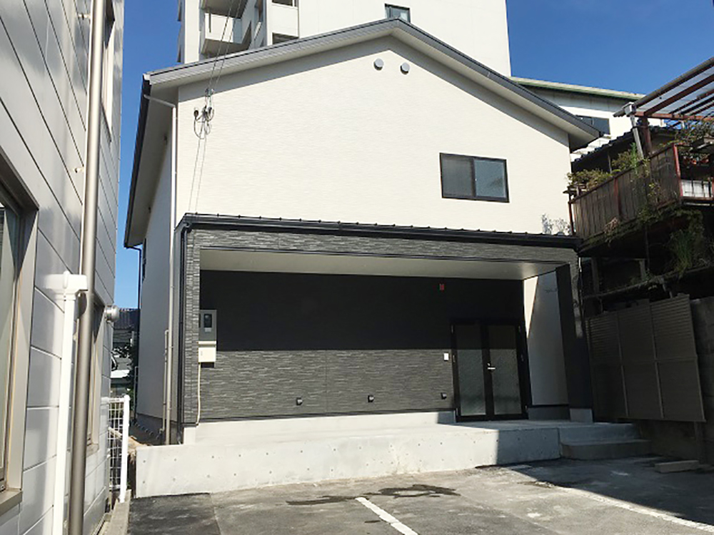 酒店の大きな冷蔵庫のある倉庫