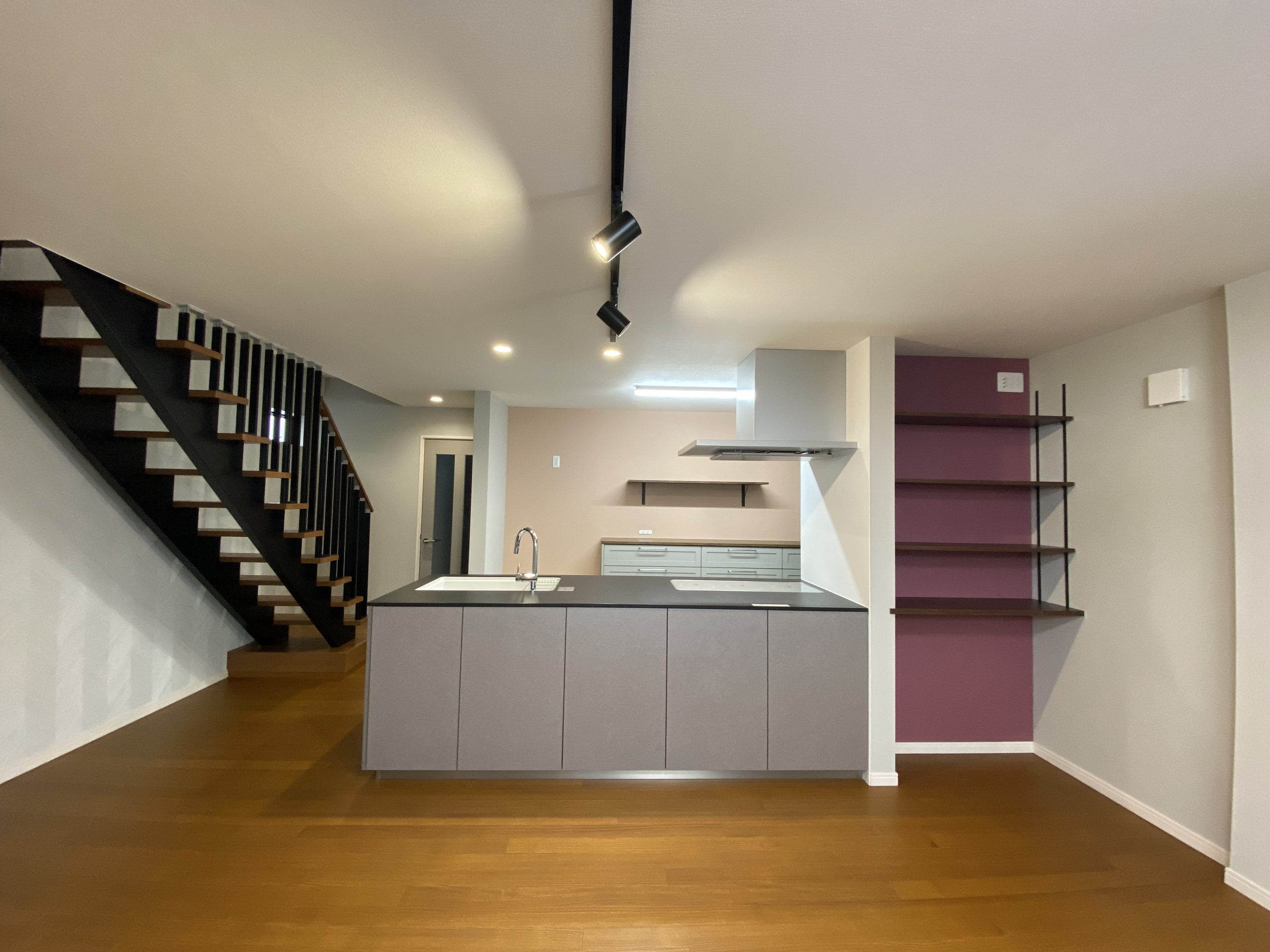 色を楽しむ北欧リノベーション