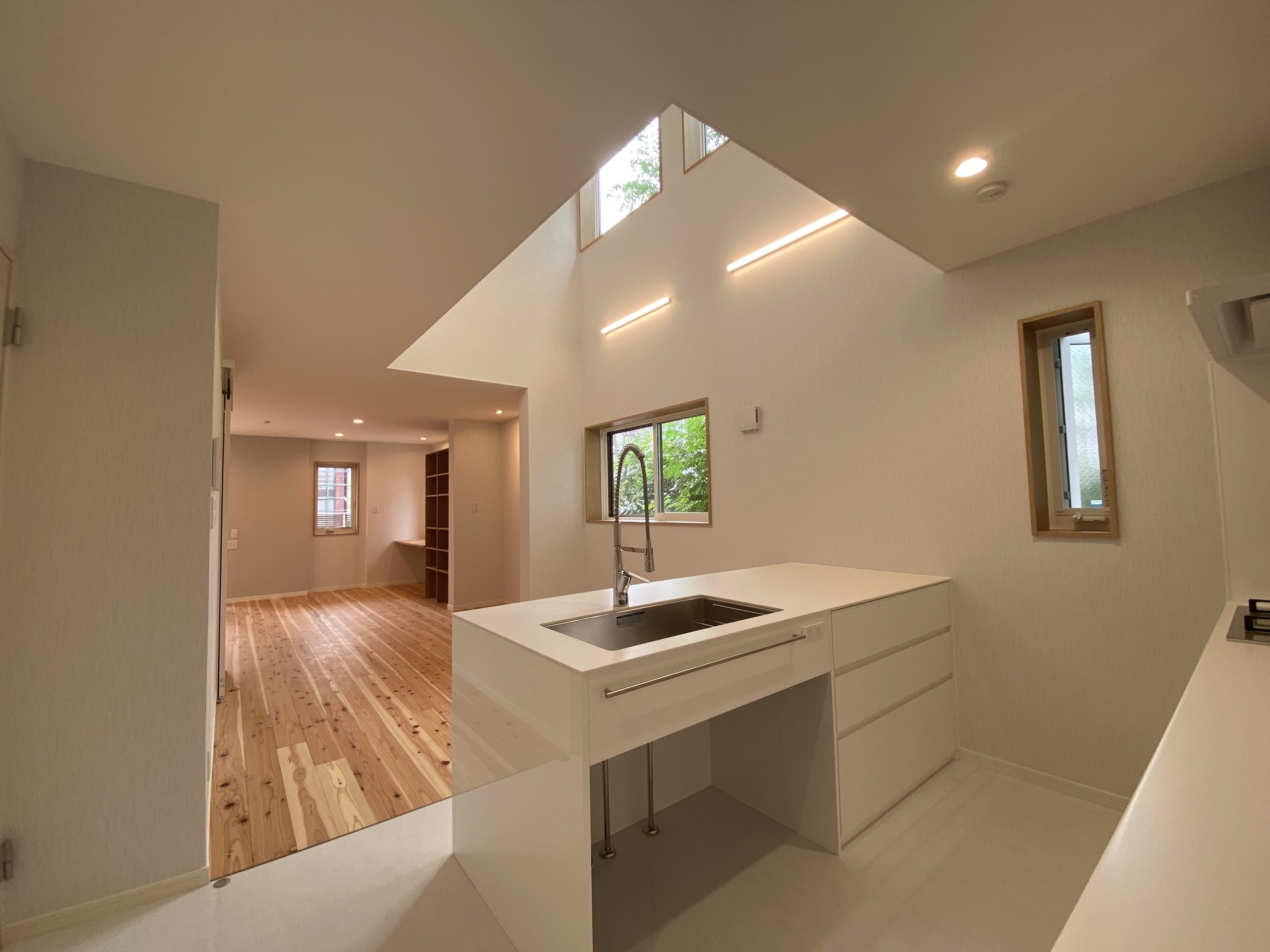 吹き抜け天井の家